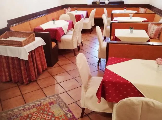 Bed & Breakfast Garni Weisser Wolf -